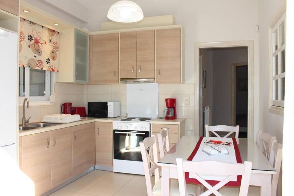 New, Modern, Bright And Independent Apartment 83 M2, With Garden, 5Min To The Beach And The City Center Kalamata Exterior photo